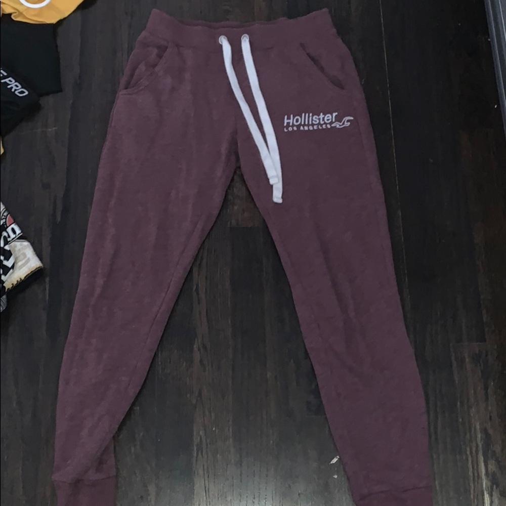 HOLLISTER MAROON SWEATPANTS , SIZE XS